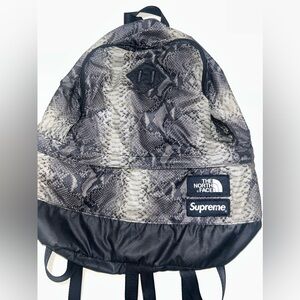 SUPREME BACKPACK